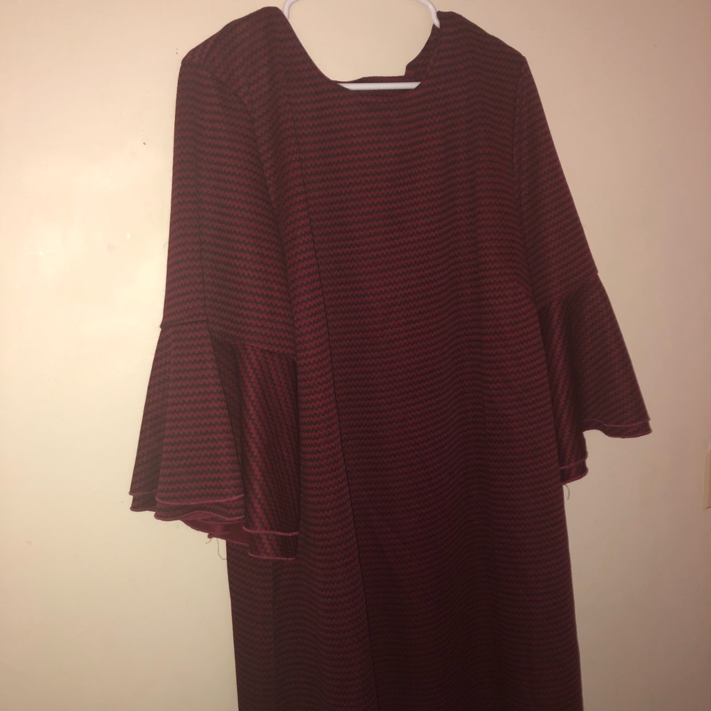 26/28 Bell-Sleeve Dress. NWT